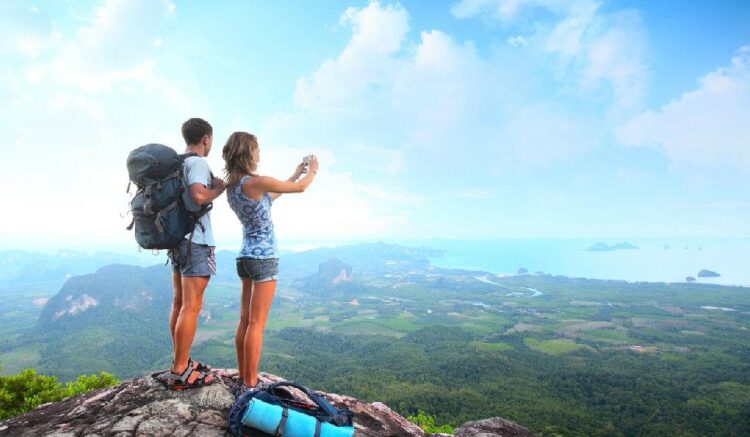 vacances jeune couple pas cher